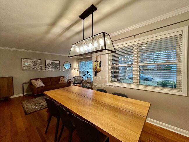 Building Photo - 1336 Lanvale Dr