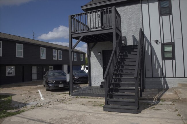 Building Photo - 2824 Blodgett St