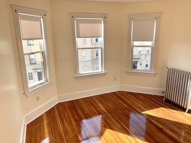 Building Photo - 110 Brunswick St