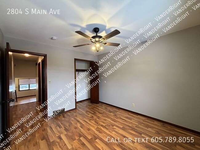 Building Photo - 2804 S Main Ave