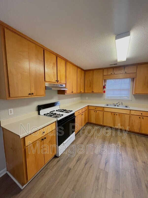 Building Photo - 119 Magnolia St