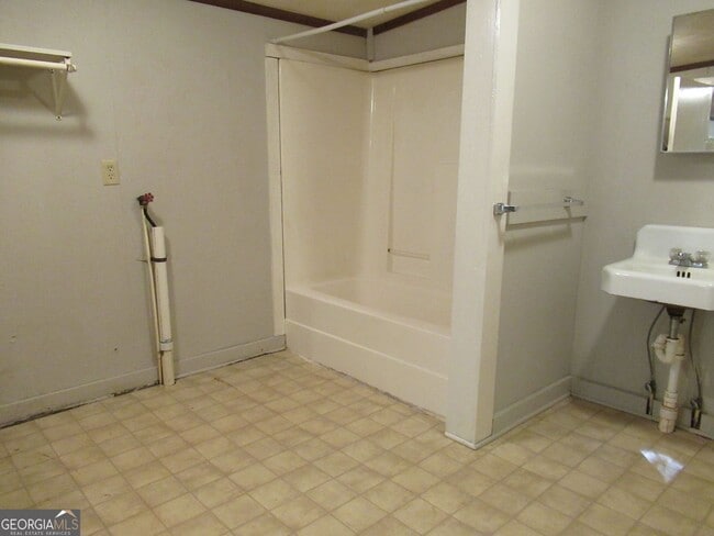 Building Photo - 500 J Mountain Dr