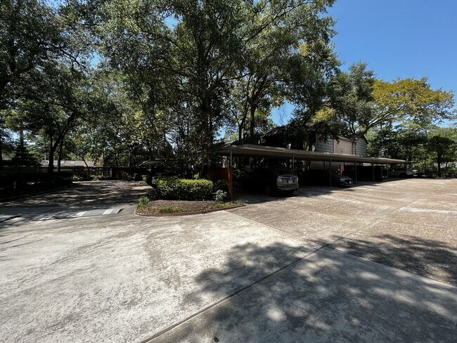 Building Photo - Adorable 1 bedroom, 1 bath Town-Home!!