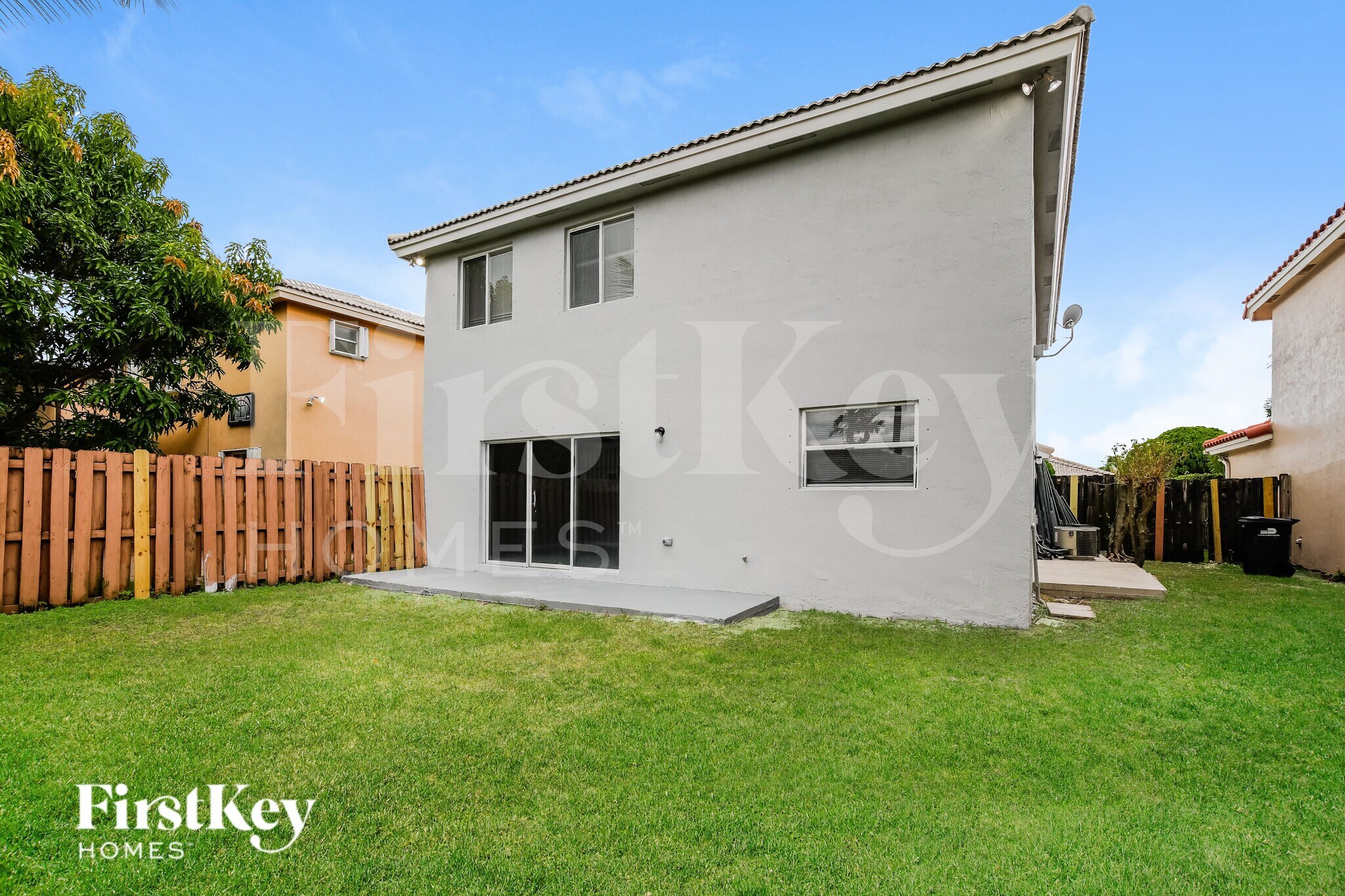 Building Photo - 10561 SW 161st Ave