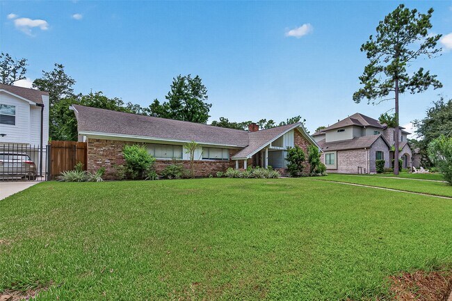 Building Photo - 12411 Pinerock Ln