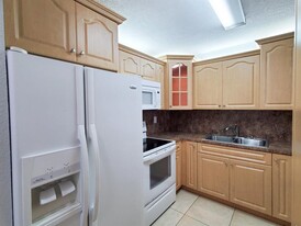 Building Photo - 6930 Miami Gardens Dr