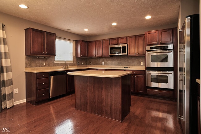 Building Photo - 11813 Traymoore Dr