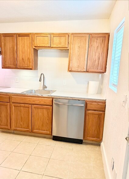 Building Photo - 2536 NW 21st, Okla