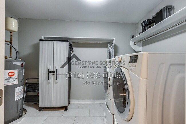 Building Photo - 1516 23rd Ave N