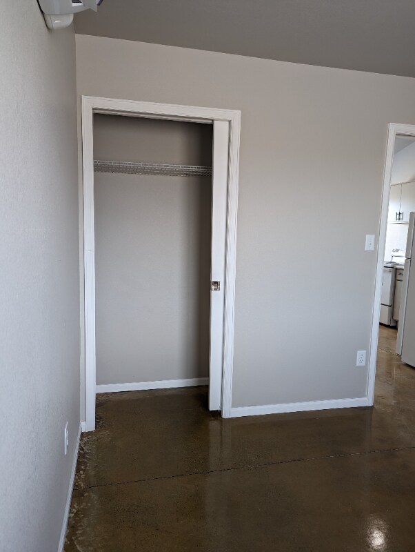 Building Photo - 651 S Union St