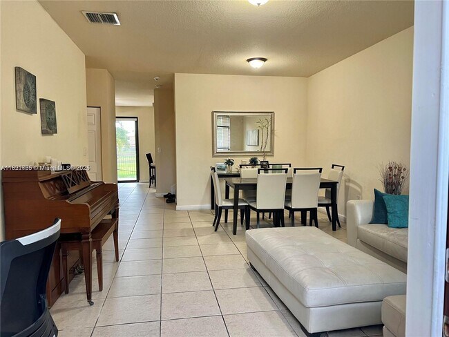 Building Photo - 16309 SW 71st Terrace