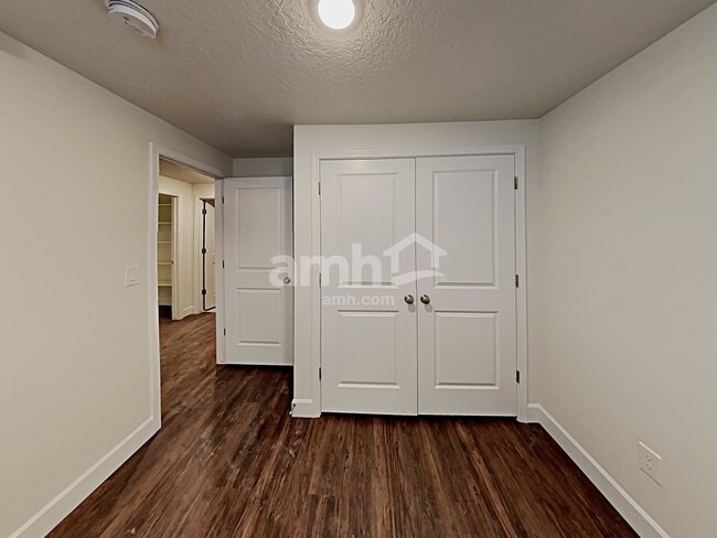 Building Photo - 2431 E Frontier St