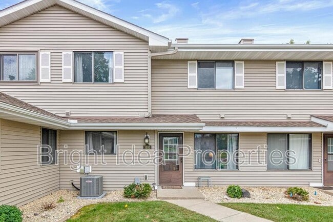 Primary Photo - 7633 Wedgewood Ct