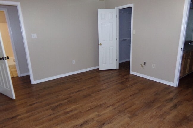 Building Photo - 1520 W Kentucky Ave