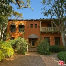 Building Photo - 840 Huntley Dr