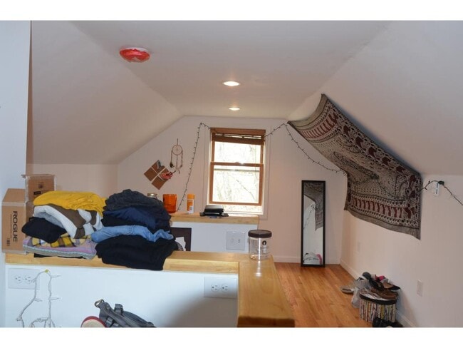 Building Photo - 58 Beech St