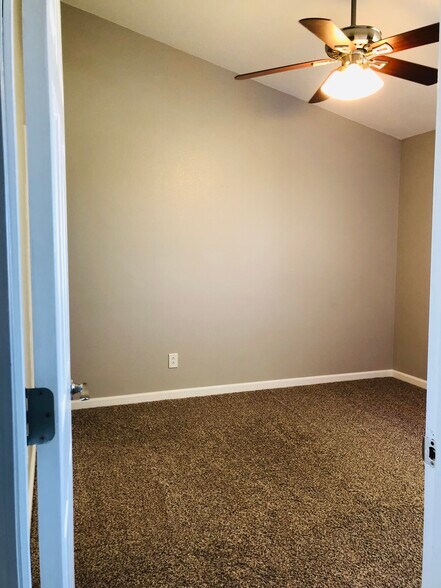 Second Bedroom - 422 Wright St
