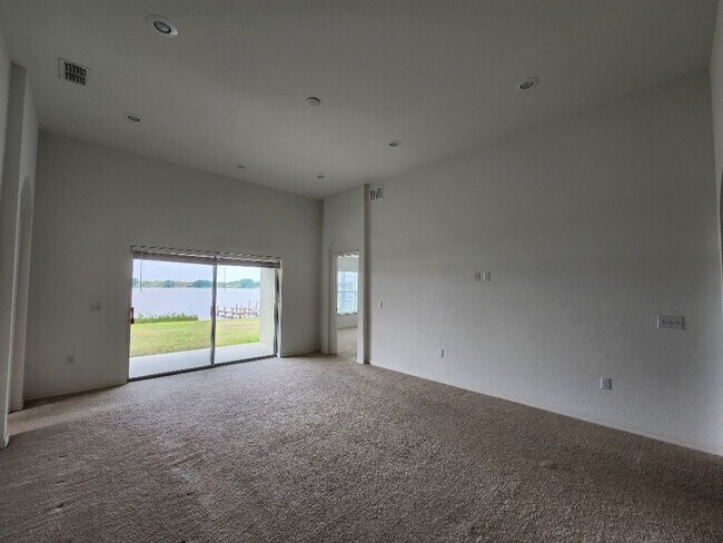 Building Photo - Gorgeous 4-Bedroom Lakefront!!