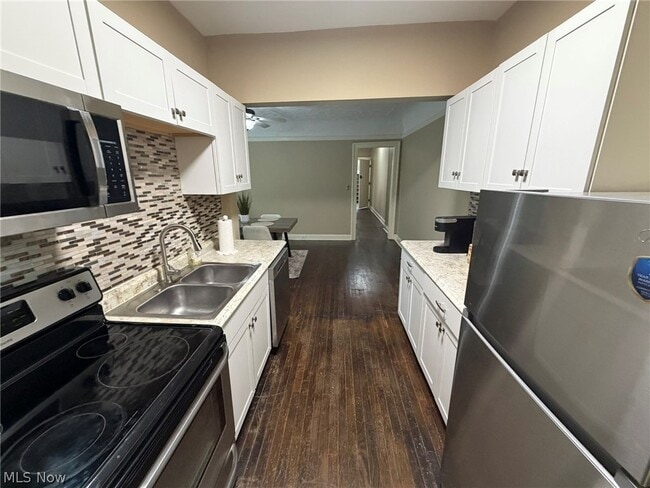 Building Photo - 3186 Euclid Heights Blvd