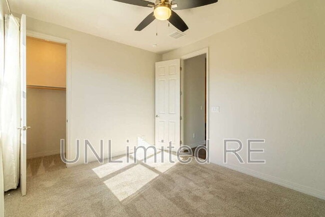 Building Photo - 2513 W Pollo Cir