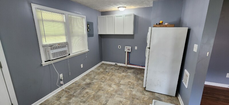 Building Photo - 504 Oak Dr