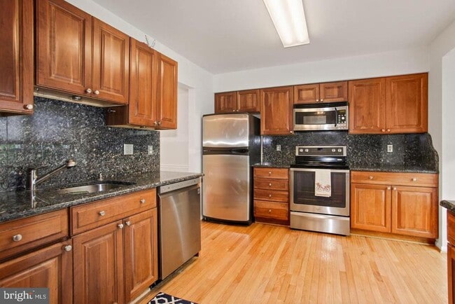Building Photo - 6531 Kemper Lakes Ct