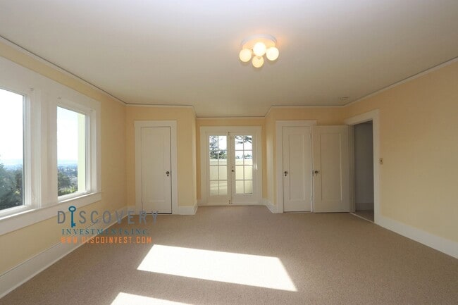 Building Photo - Traditional Six Bedroom Home with Exceptional SF Bay Views with In Law Unit