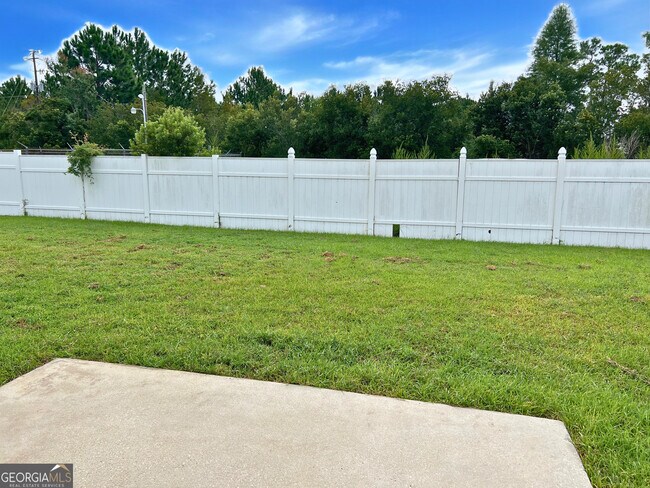 Building Photo - 218 Royal Palms Ave