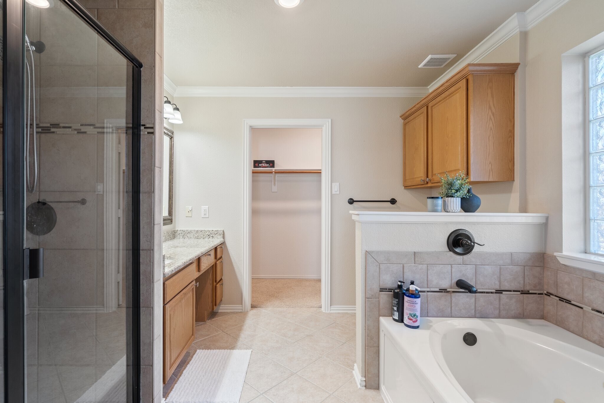 Building Photo - 107 Loda Ct