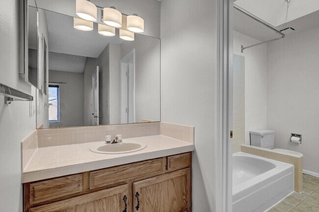 Building Photo - "Charming 2-Bedroom Townhouse in Colorado ...