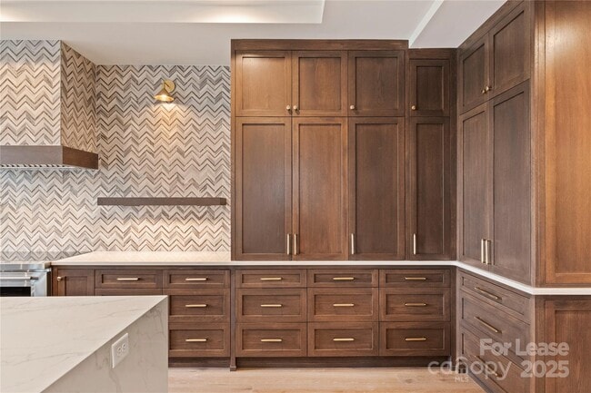 Building Photo - 1500 Queens Rd