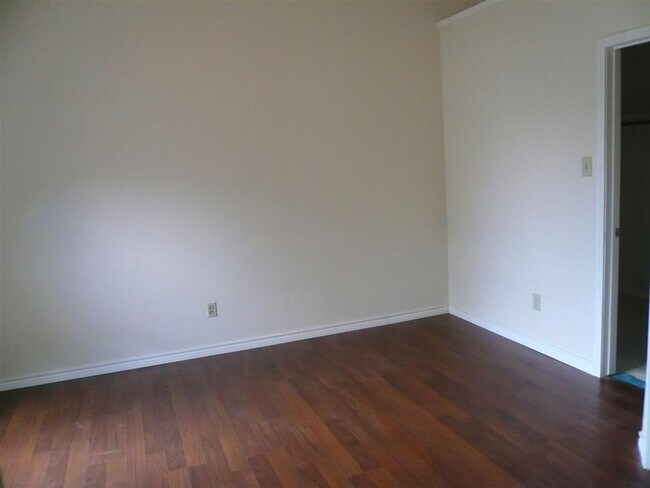 Building Photo - 21603 Meadowhill Dr