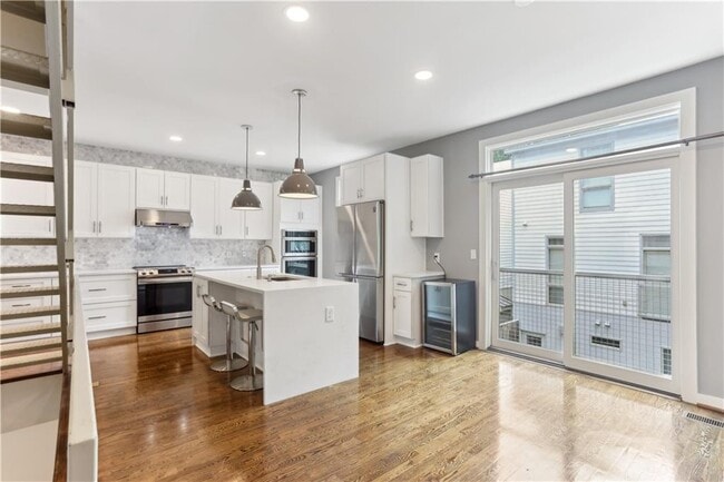 Building Photo - 1385 Stirling Cir NW