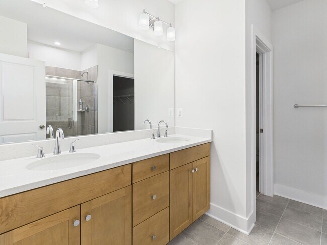 Building Photo - 5320 Wyndham Forest Dr