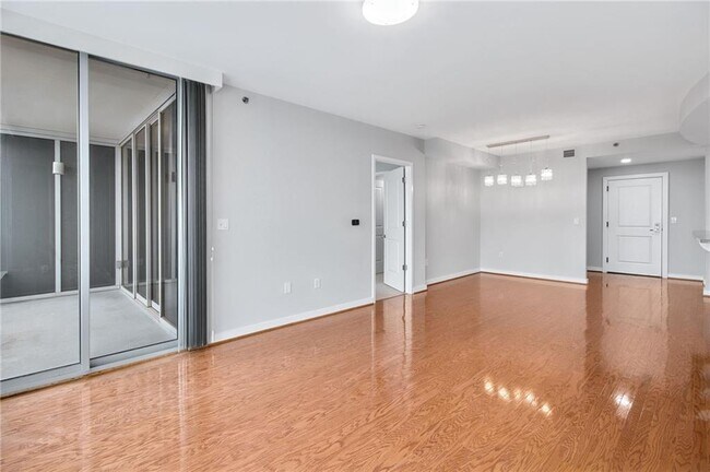 Building Photo - 3338 Peachtree Rd NE