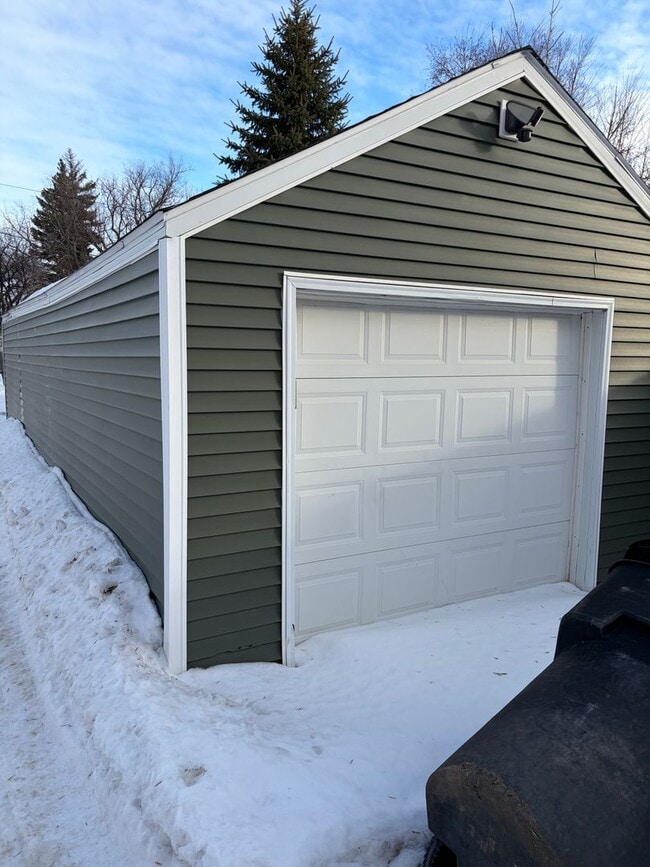 Building Photo - 1524 5th Ave N