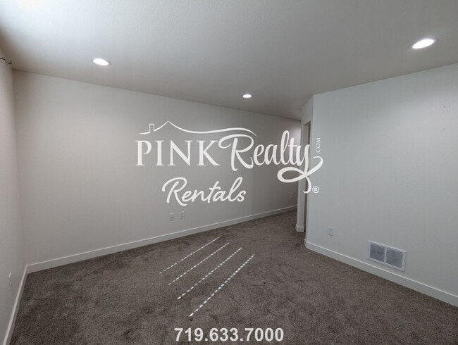 Building Photo - 284 W Kyle Dr