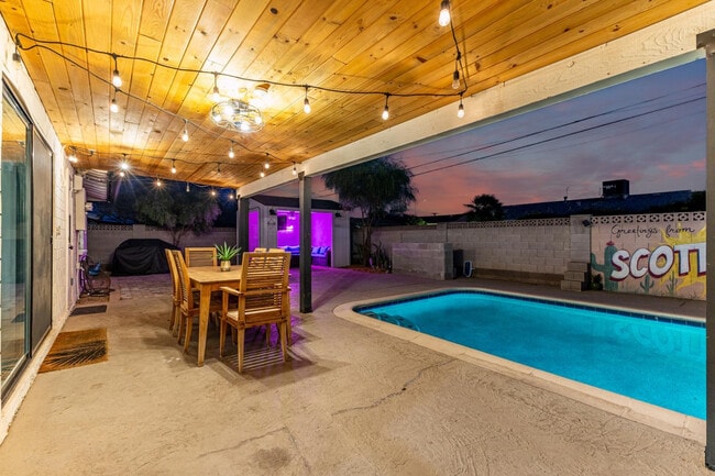 Building Photo - 8335 E Weldon Ave