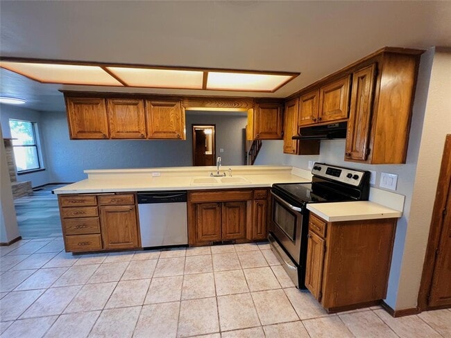 Building Photo - 213 Woodbridge Cir
