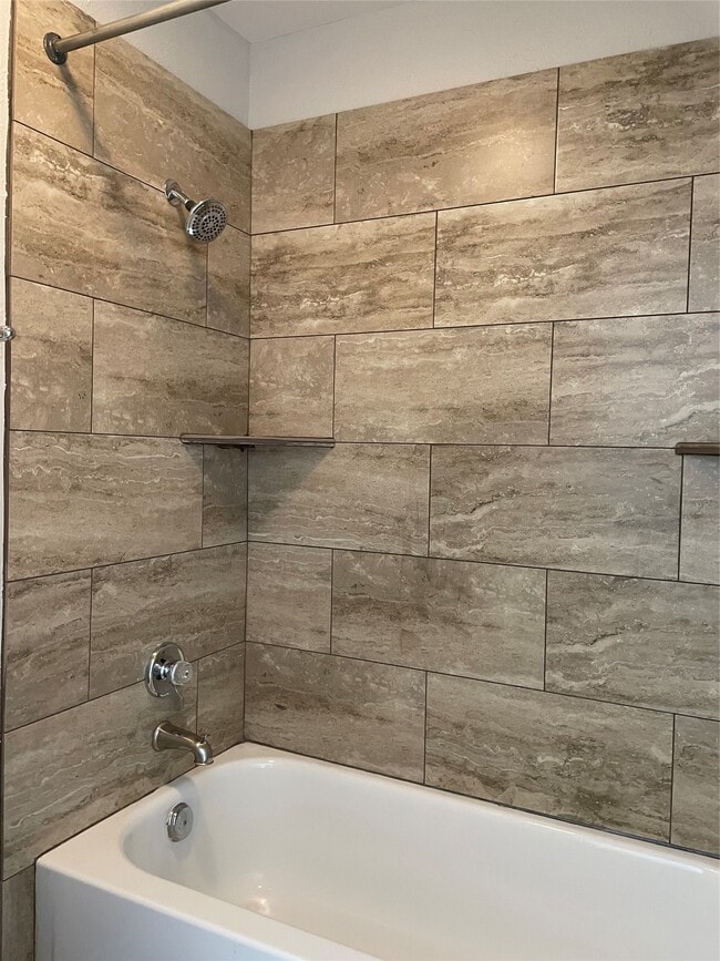 Building Photo - 18800 Egret Bay Blvd