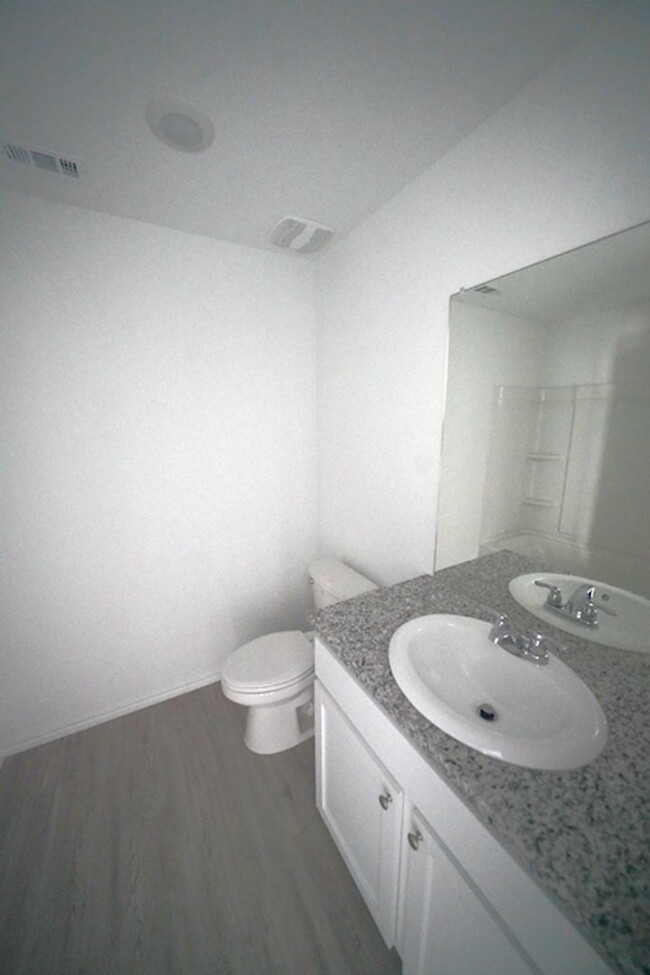 Building Photo - Gorgeous like-new home Available for Rent ...