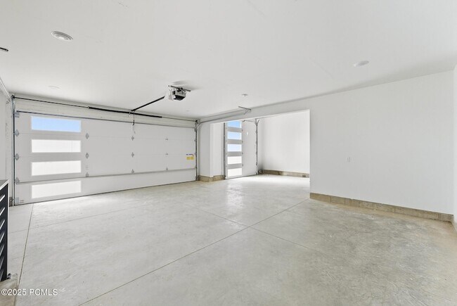 Building Photo - 5866 N Fork Rd