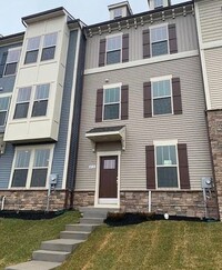 Building Photo - Tuscarora Creek - Near NEW TH 3 B+ 2.5 and...