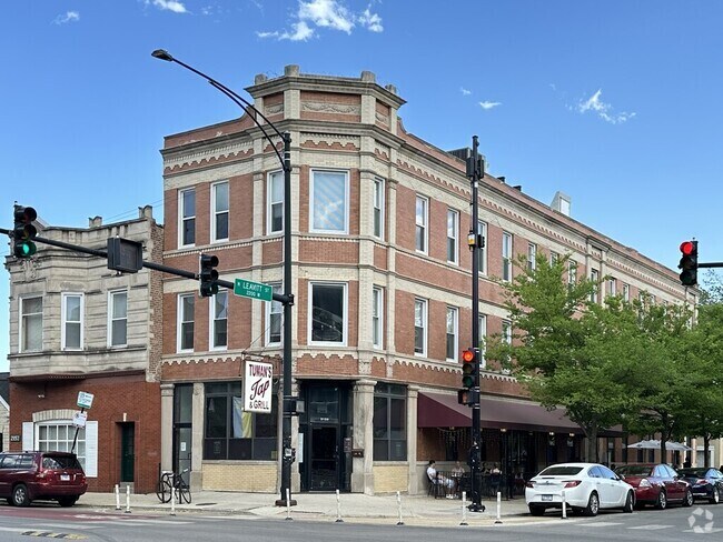 Building Photo - 2159 W Chicago Ave