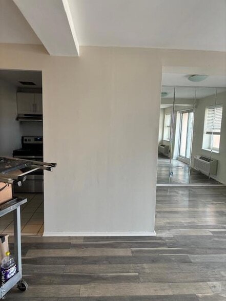 Building Photo - 2 Richmond Rd