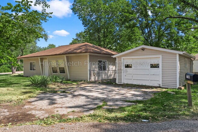 Building Photo - 11948 Bridgevale Ave