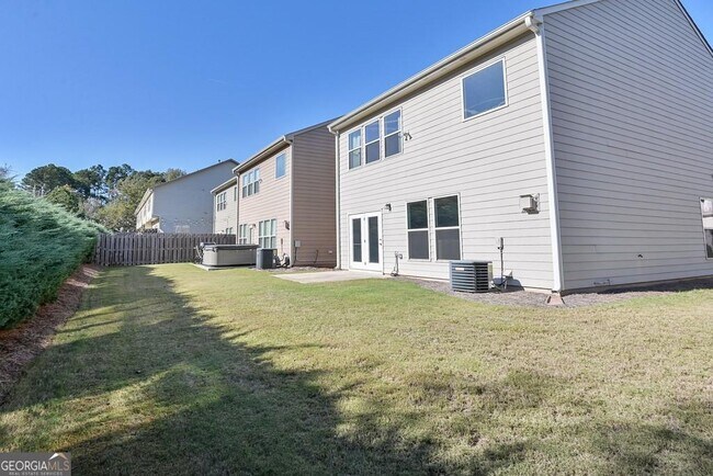 Building Photo - 4665 Woodbine Way