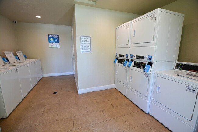 Building Photo - Sierra Oaks North Apartments