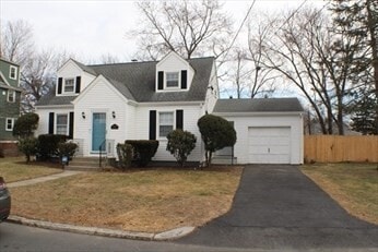 Building Photo - 25-27-27 Ferris Ave