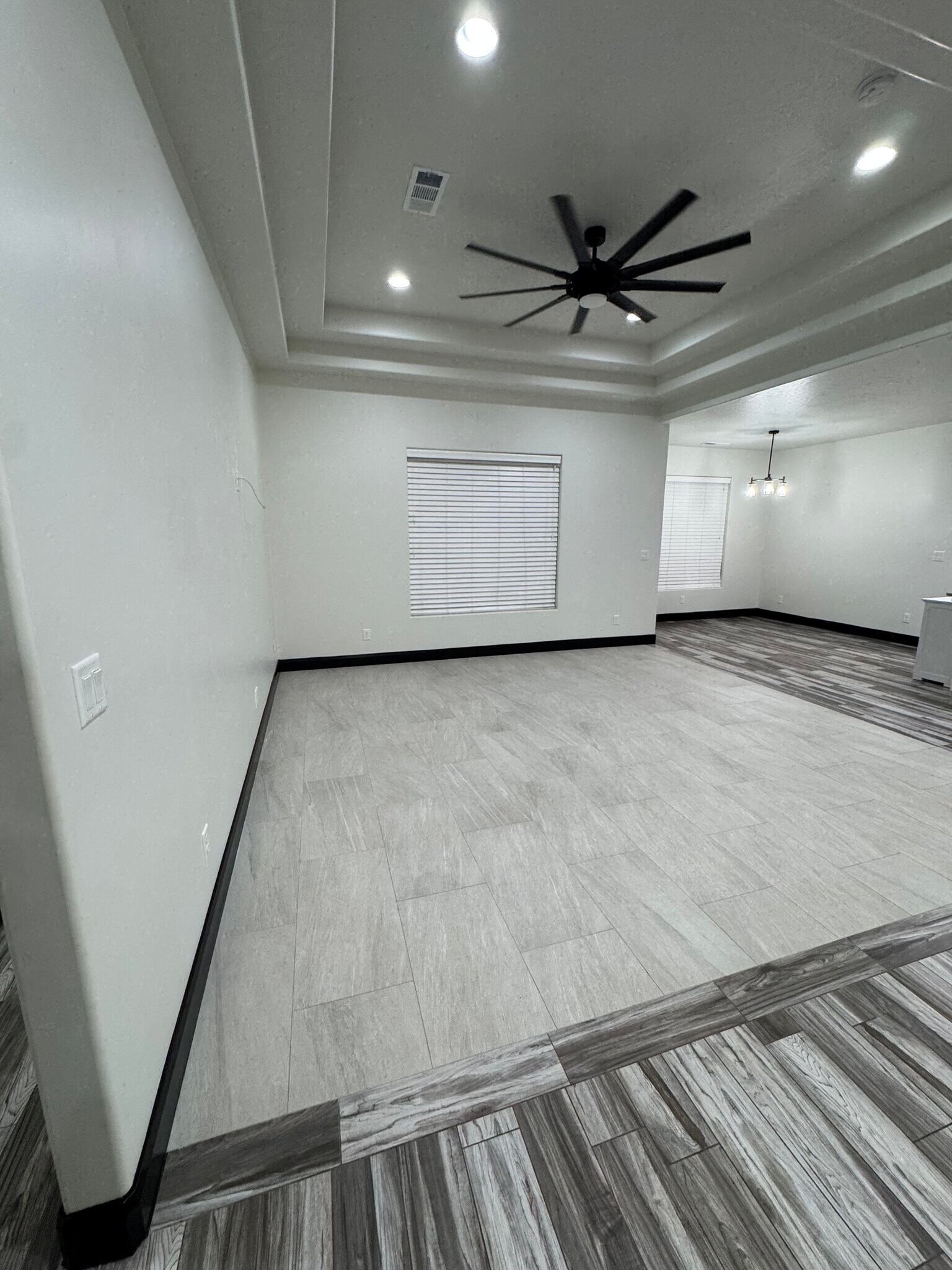 Building Photo - 4791 Crossroads Dr